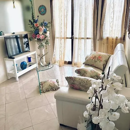 Apartment Casa Di Alice Parma